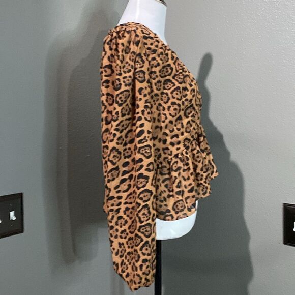 H&M Leopard Print V-neck Peplum Blouse - Picture 7 of 12